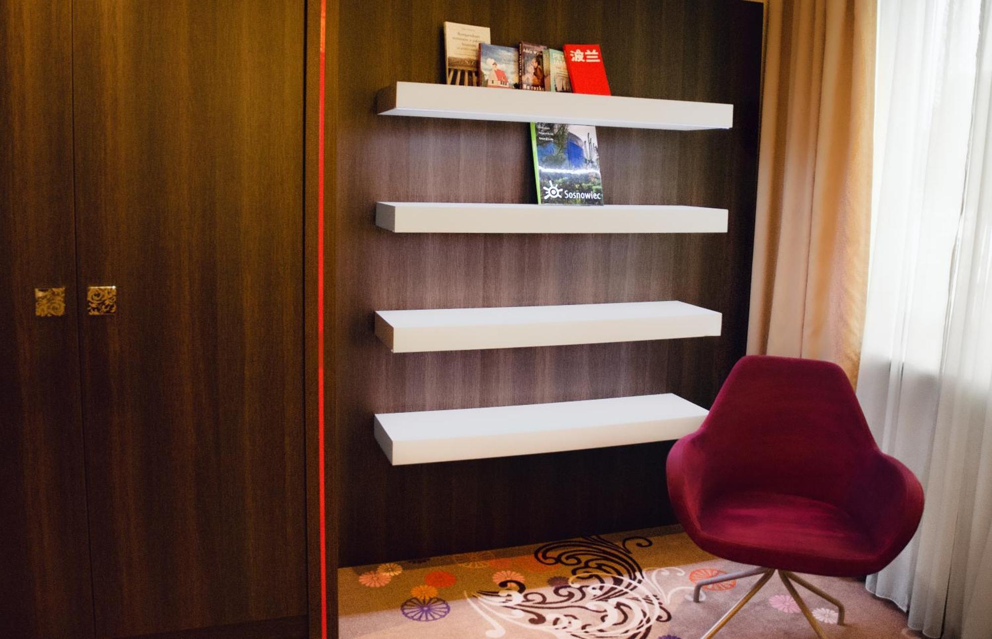 שלאדז' Hotel Szafran מראה חיצוני תמונה