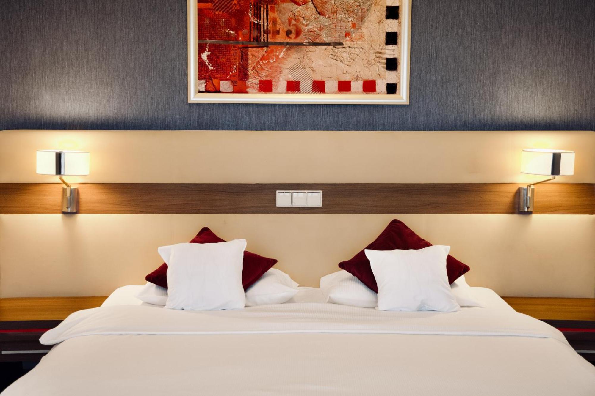 שלאדז' Hotel Szafran מראה חיצוני תמונה