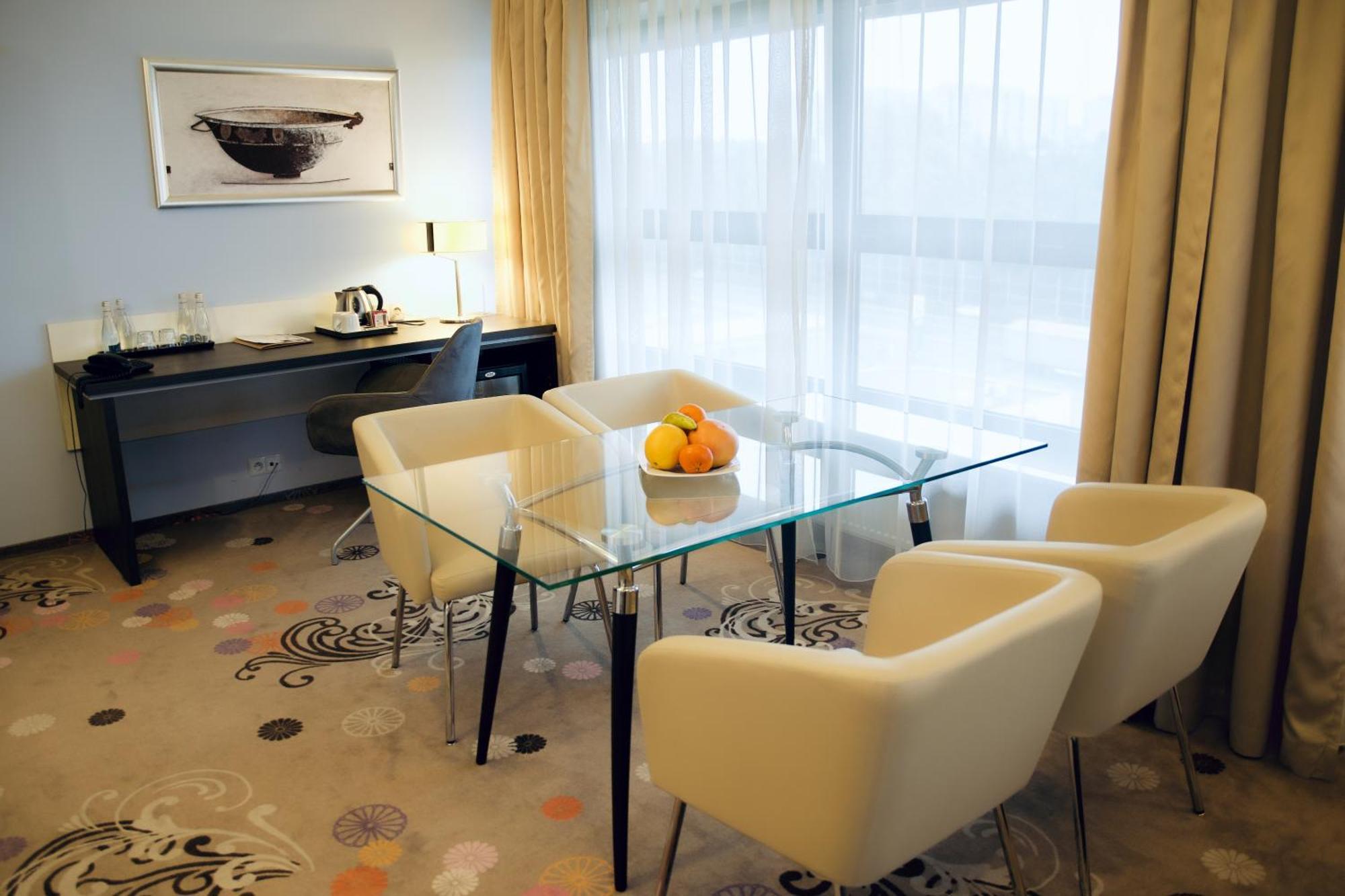 שלאדז' Hotel Szafran מראה חיצוני תמונה