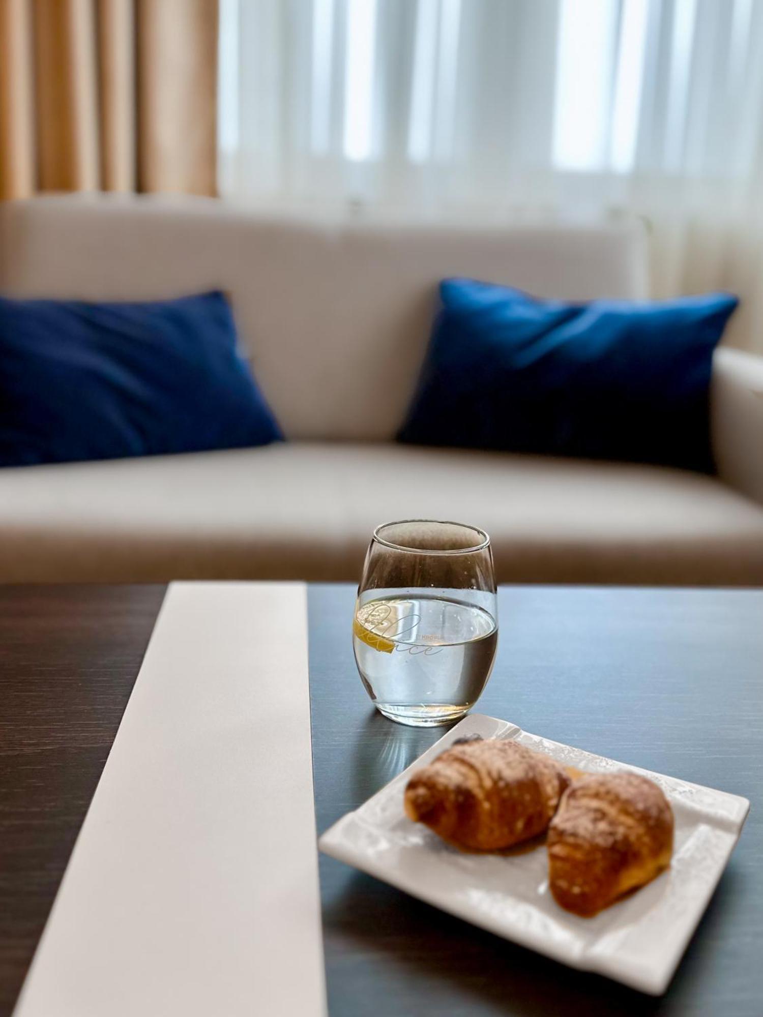 שלאדז' Hotel Szafran מראה חיצוני תמונה