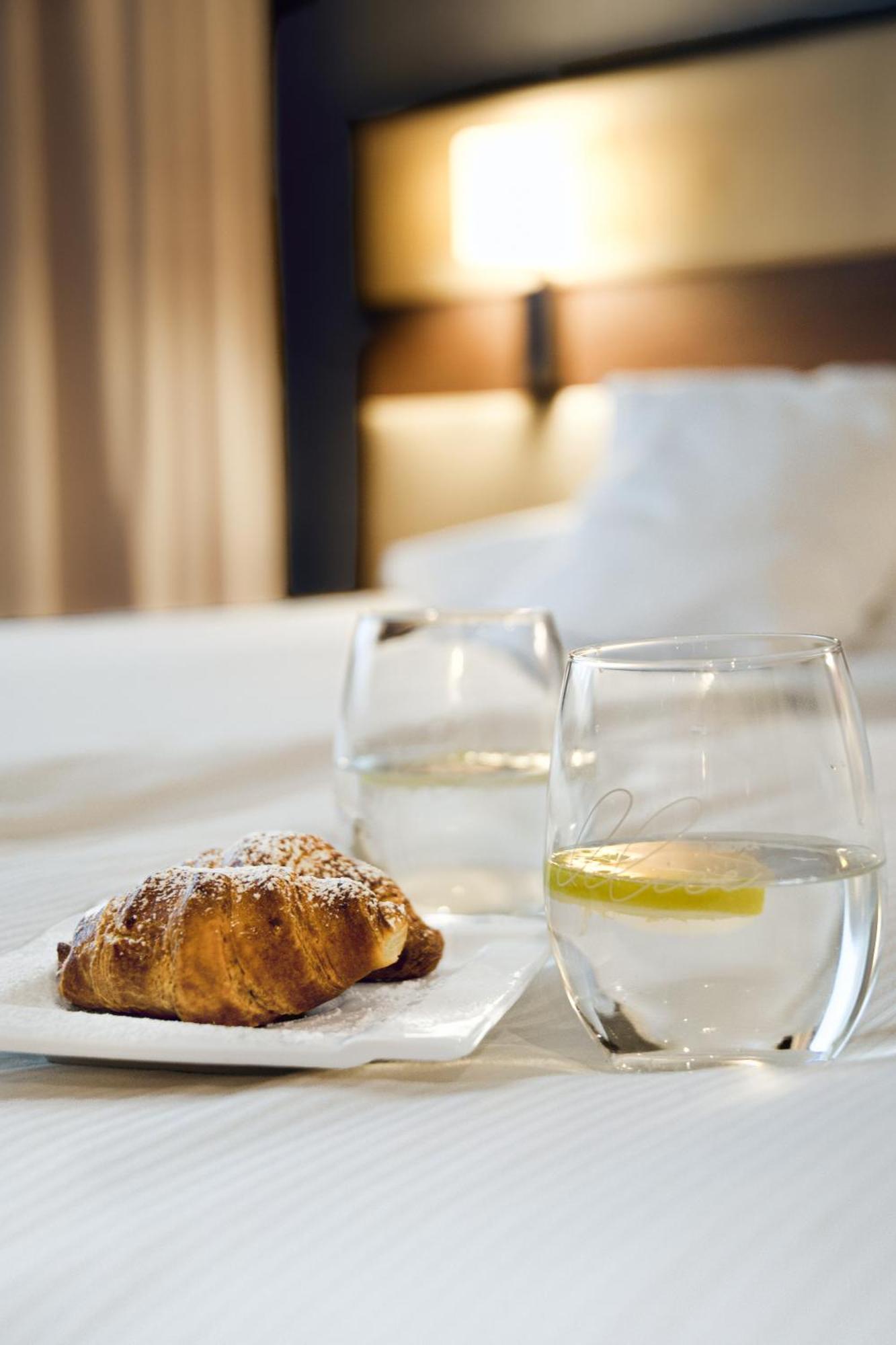 שלאדז' Hotel Szafran מראה חיצוני תמונה
