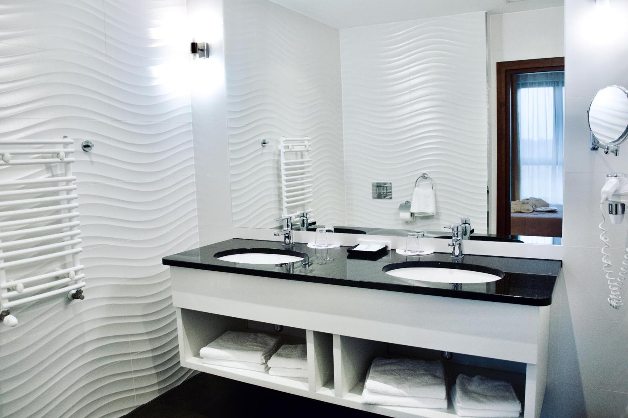 שלאדז' Hotel Szafran מראה חיצוני תמונה
