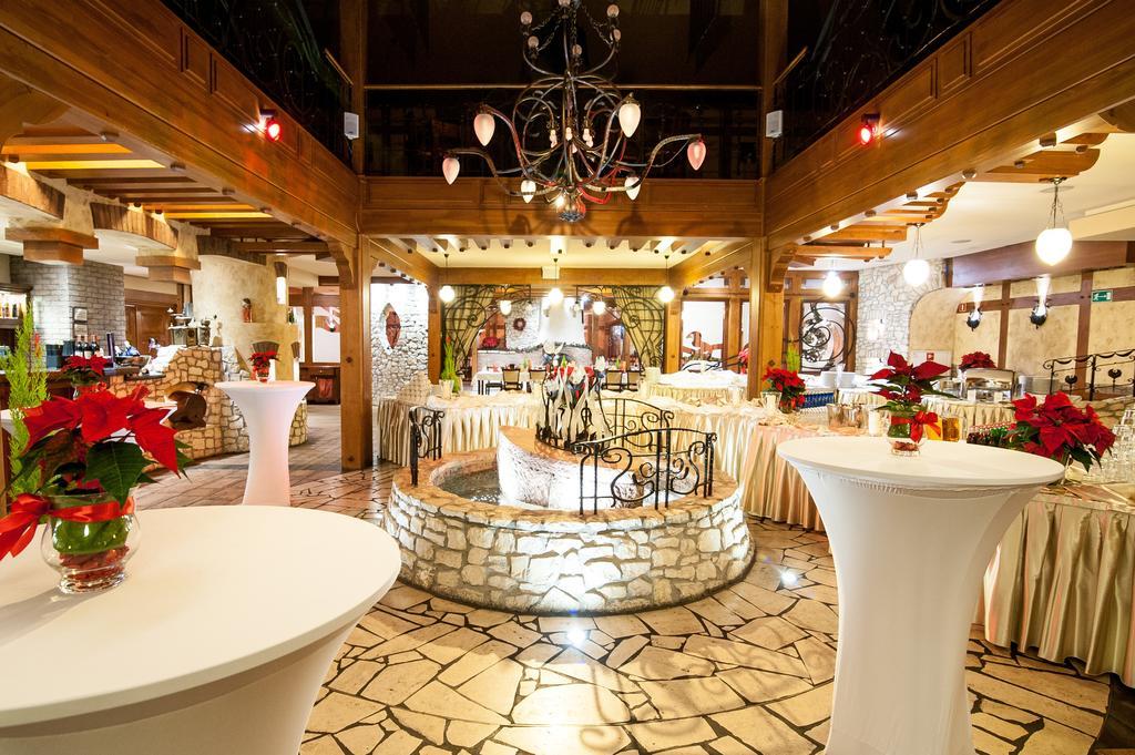שלאדז' Hotel Szafran מראה חיצוני תמונה