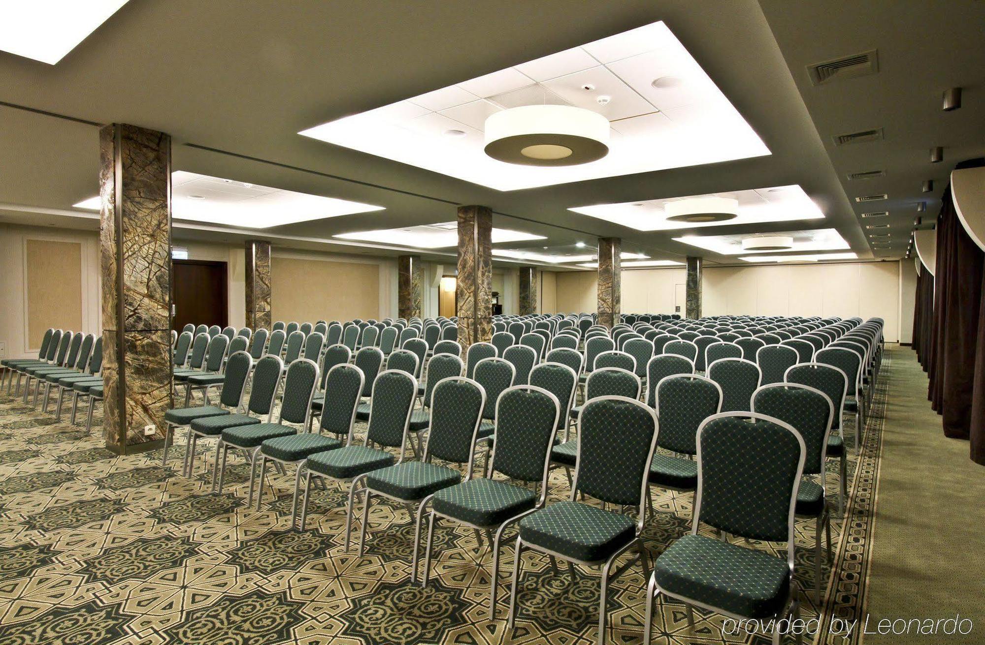שלאדז' Hotel Szafran מראה חיצוני תמונה